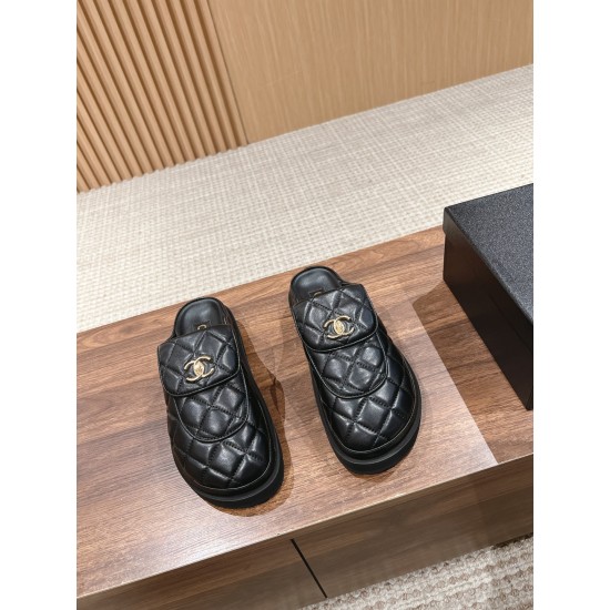 CHANEL Slippers