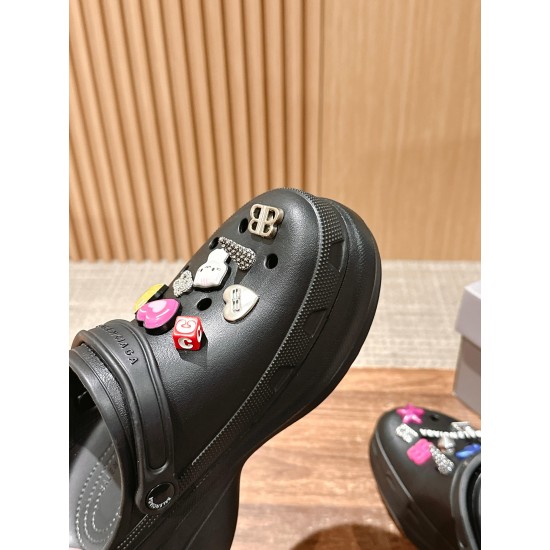  Balenciaga Slippers