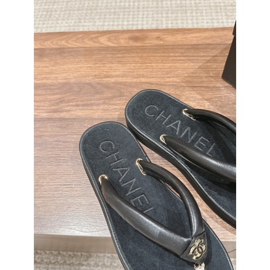CHANEL Slippers