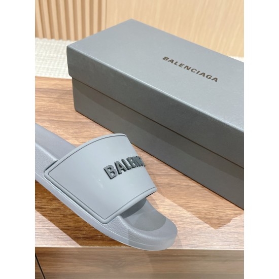  Balenciaga Slippers