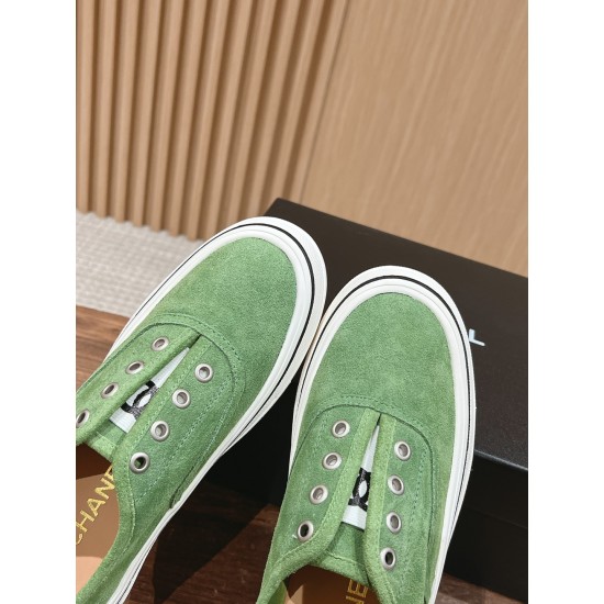 CHANEL Sneakers