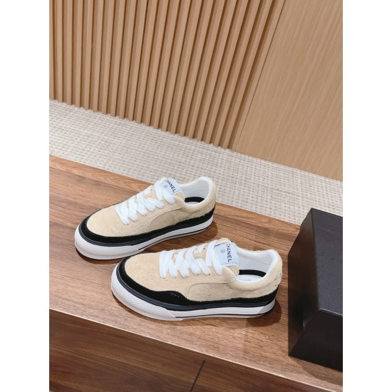 CHANEL Sneakers