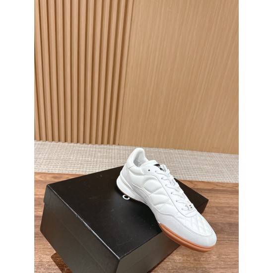 CHANEL Sneakers