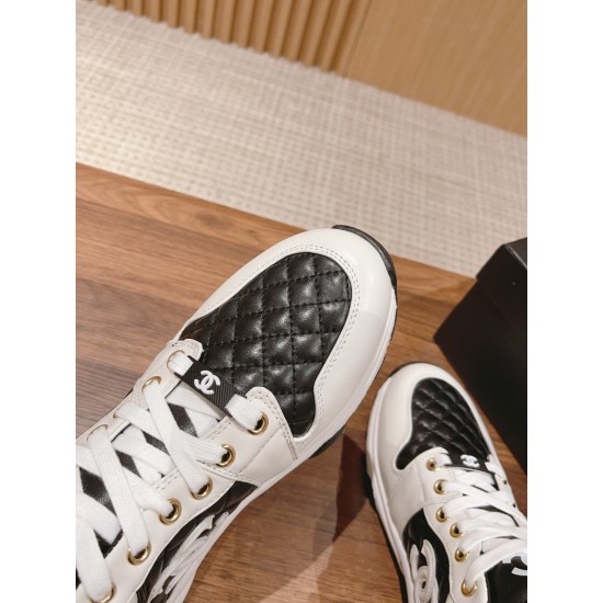 CHANEL Sneakers
