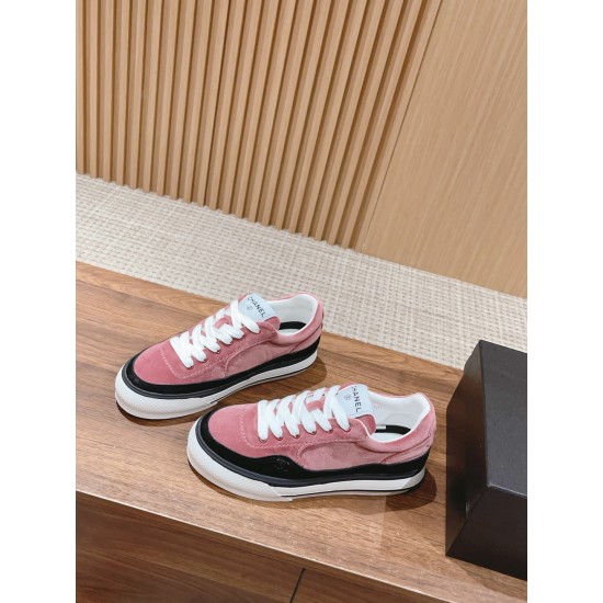 CHANEL Sneakers
