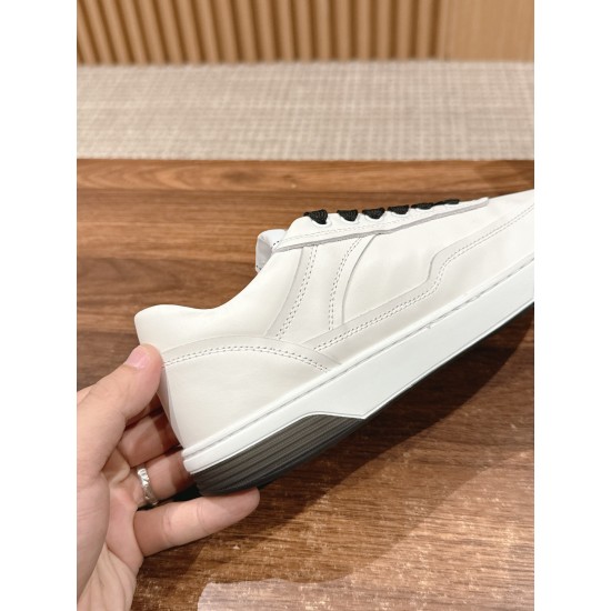 CHANEL Sneakers