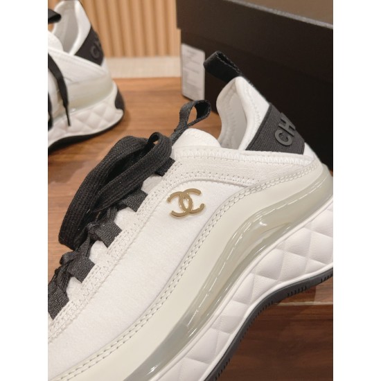 CHANEL Sneakers