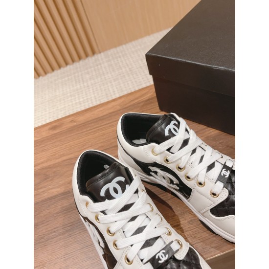 CHANEL Sneakers