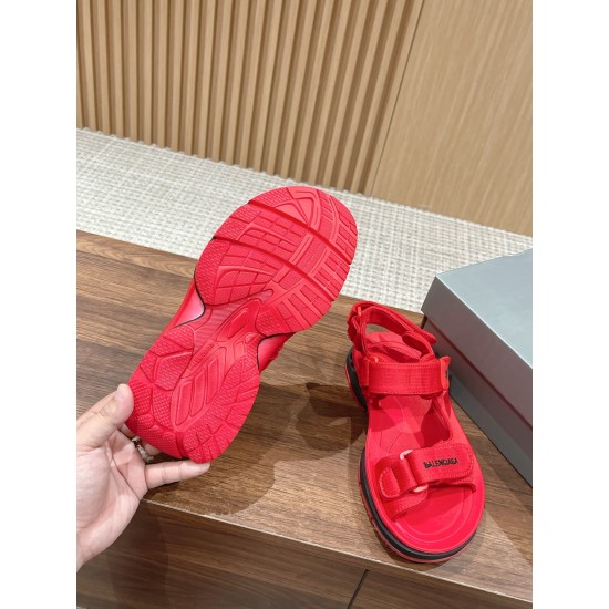  Balenciaga Slippers