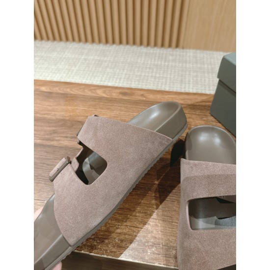  Balenciaga Slippers