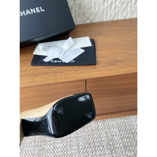 CHANEL Pumps and Slingbacks