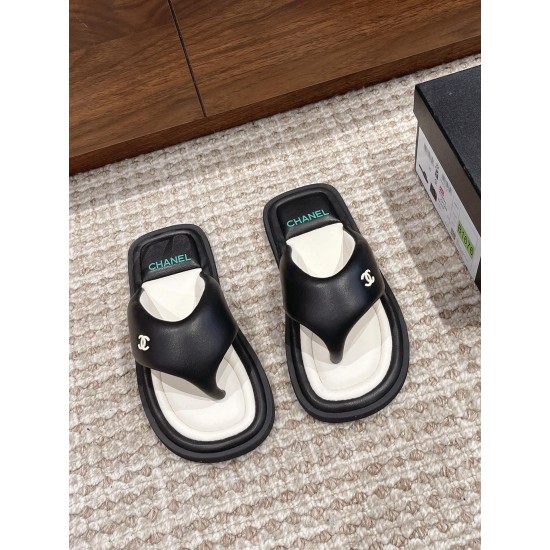 CHANEL Slippers