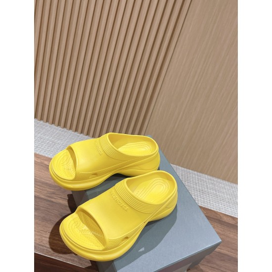  Balenciaga Slippers