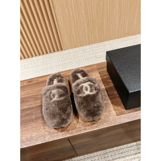 CHANEL Slippers