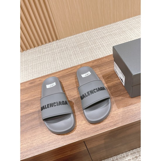  Balenciaga Slippers