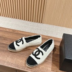 CHANEL Espadrilles