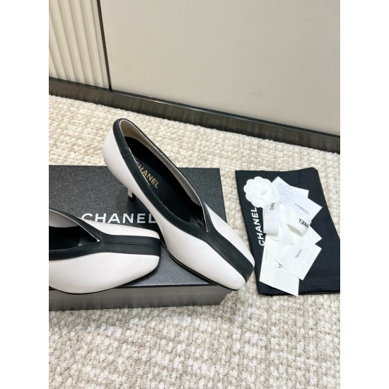 CHANEL Pumps and Slingbacks