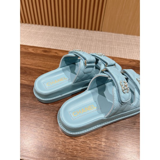 CHANEL Slippers