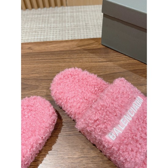  Balenciaga Slippers