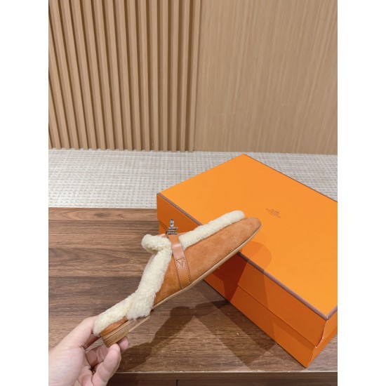 Hermes Iota mule
