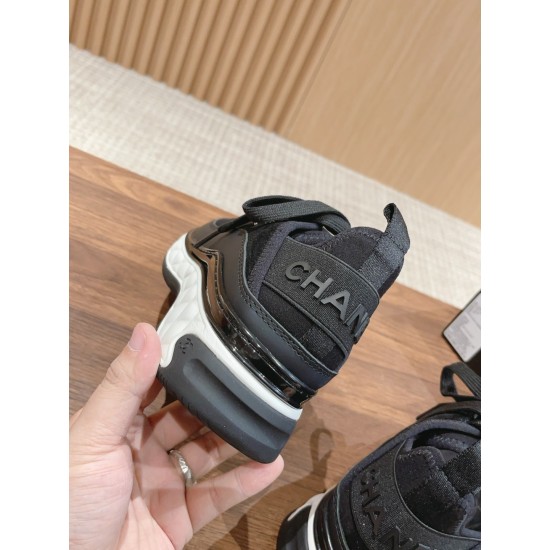 CHANEL Sneakers