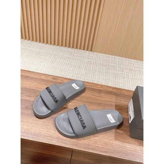  Balenciaga Slippers