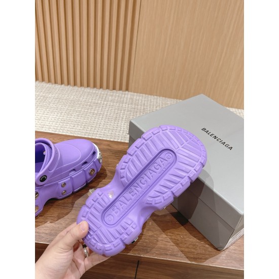  Balenciaga Slippers