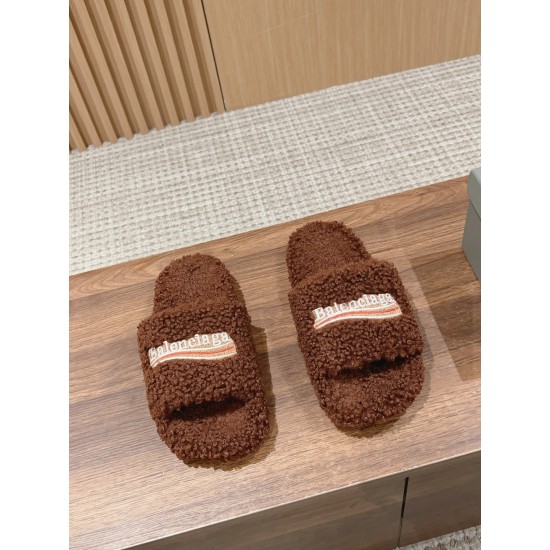  Balenciaga Slippers