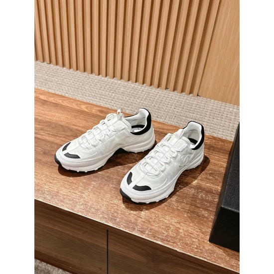 CHANEL Sneakers