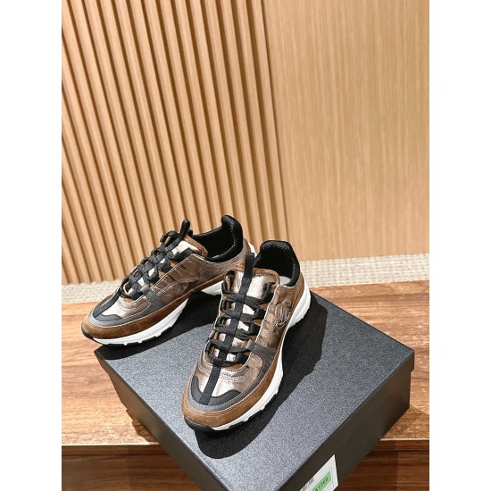 CHANEL Sneakers