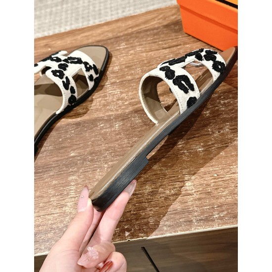 Hermes Slippers