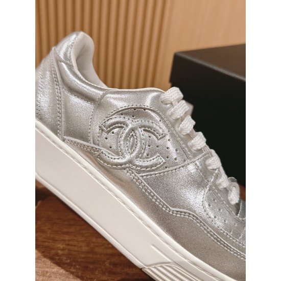 CHANEL Sneakers