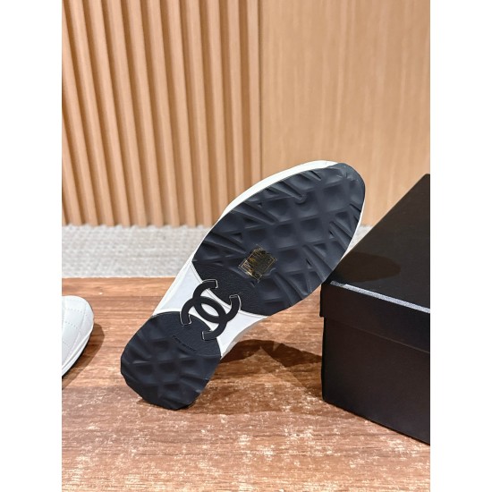 CHANEL Sneakers