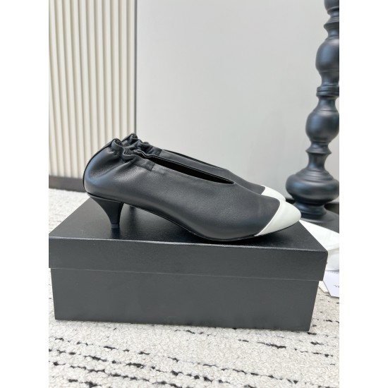 CHANEL Pumps and Slingbacks