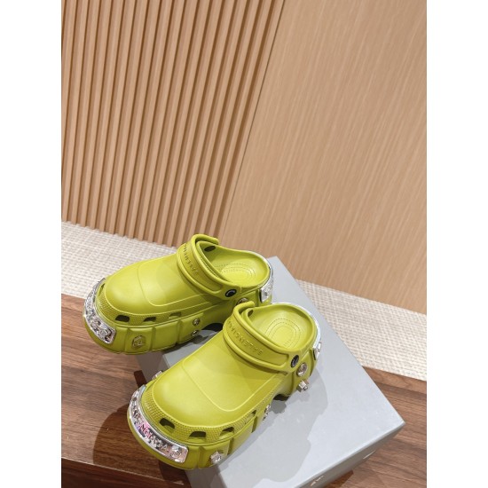  Balenciaga Slippers