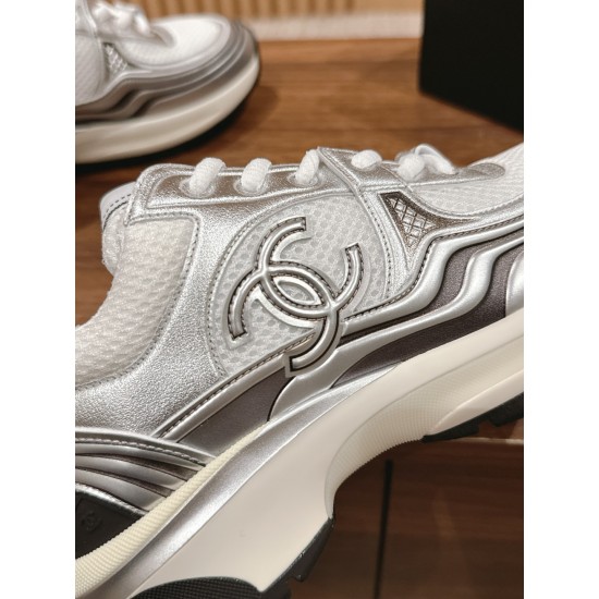 CHANEL Sneakers