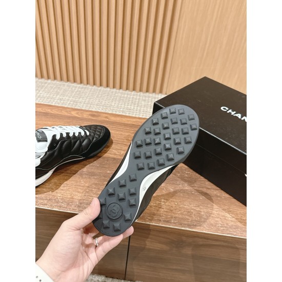 CHANEL Sneakers