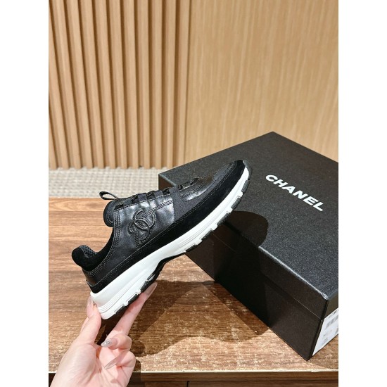 CHANEL Sneakers