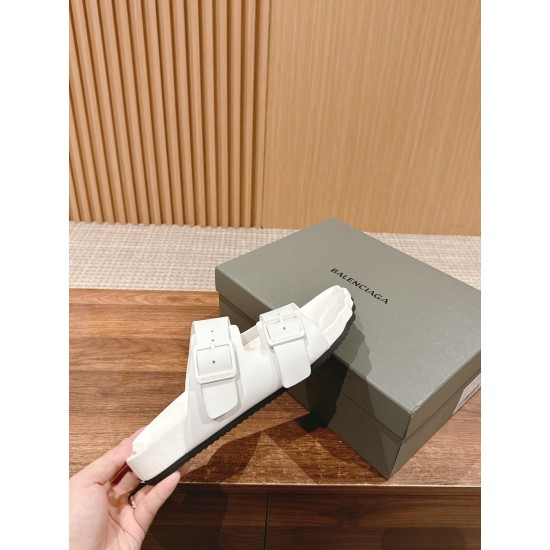  Balenciaga Slippers