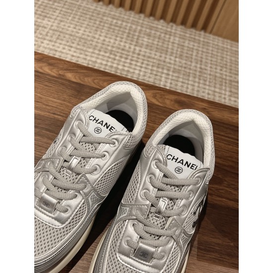 CHANEL Sneakers