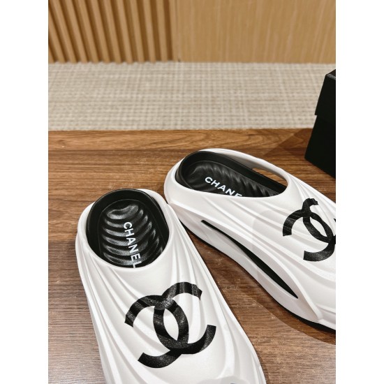 CHANEL Slippers