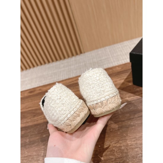 CHANEL Espadrilles