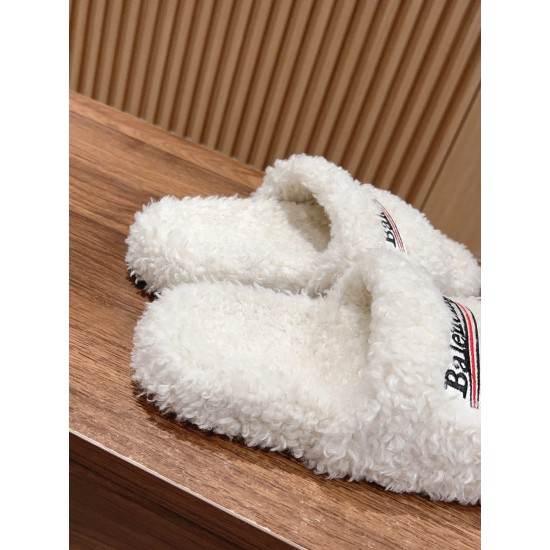  Balenciaga Slippers