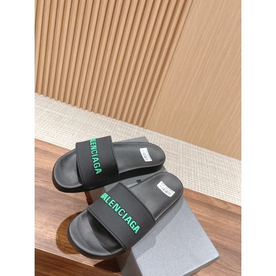  Balenciaga Slippers