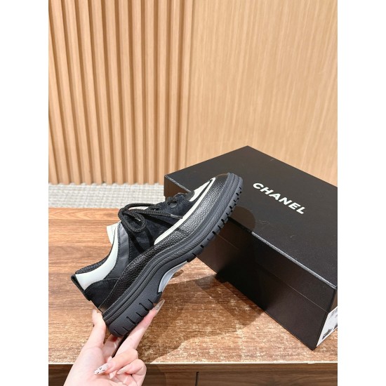 CHANEL Sneakers