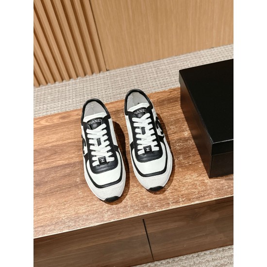 CHANEL Sneakers