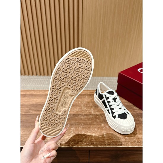 Gucci Sneakers