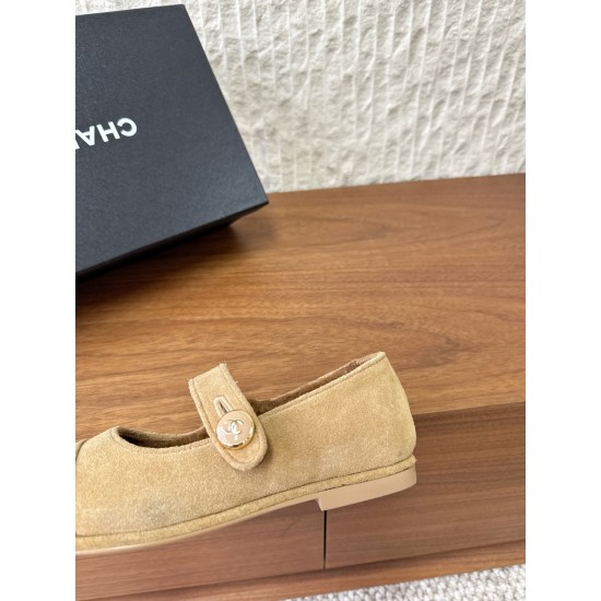 CHANEL Loafers