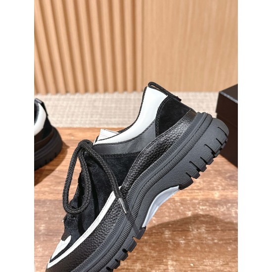 CHANEL Sneakers