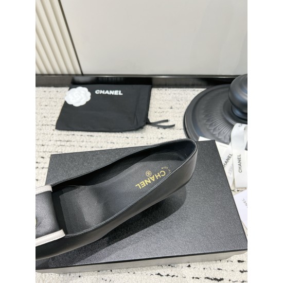 CHANEL Pumps and Slingbacks